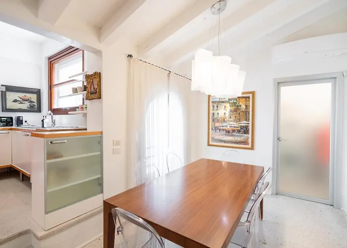 Terrazza Garibaldi By Postcardsfrom Appartement Verona