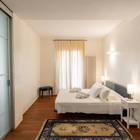 Terrazza Garibaldi By Postcardsfrom شقة فيرونا