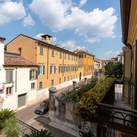 شقة Terrazza Garibaldi By Postcardsfrom *