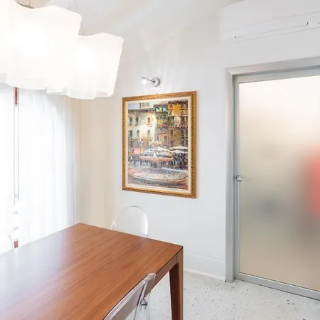 Apartment Terrazza Garibaldi By Postcardsfrom Verona