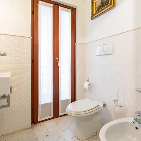 Terrazza Garibaldi By Postcardsfrom * فيرونا