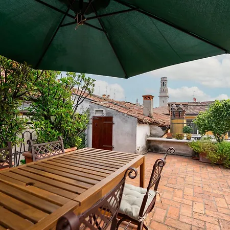 Terrazza Garibaldi By Postcardsfrom Apartment