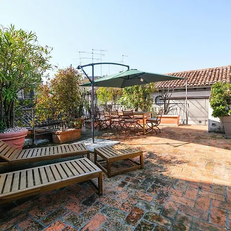 Terrazza Garibaldi By Postcardsfrom Apartmán *