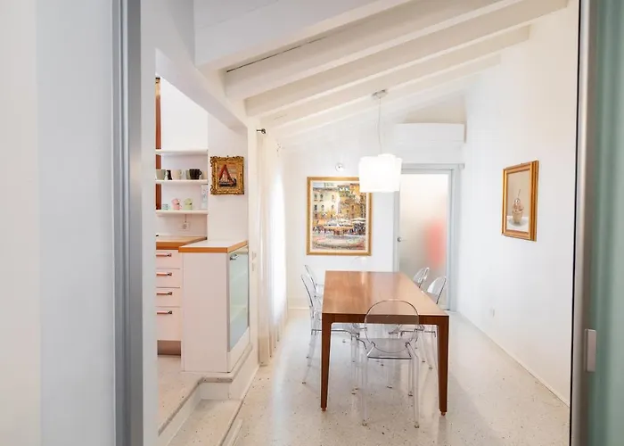 Terrazza Garibaldi By Postcardsfrom * 베로나